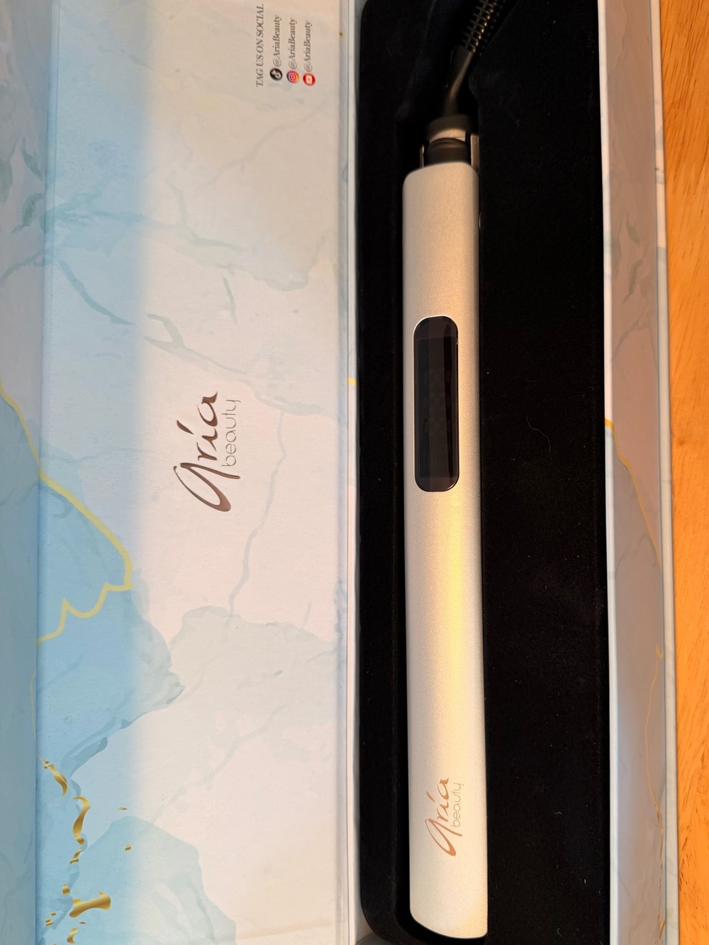 Aria Digital Hair Straightener - Silver - Picture 3 of 8
